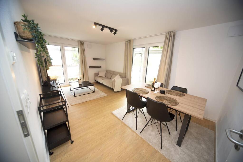 Central Apartment / Bbq Terrace / Big Netflixtv Байройт Екстериор снимка